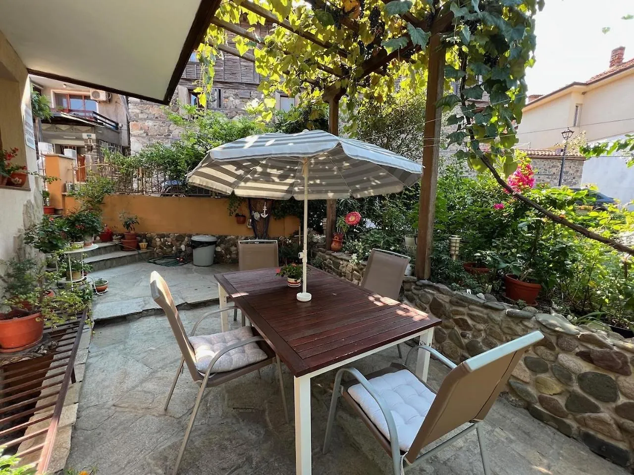 Family Hotel Emilia Sozopol 3*,